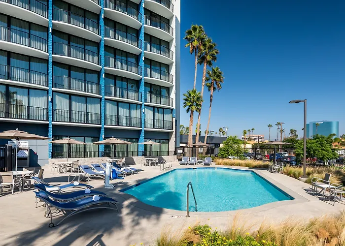Holiday Inn Express & Suites Santa Ana - Orange County By Ihg