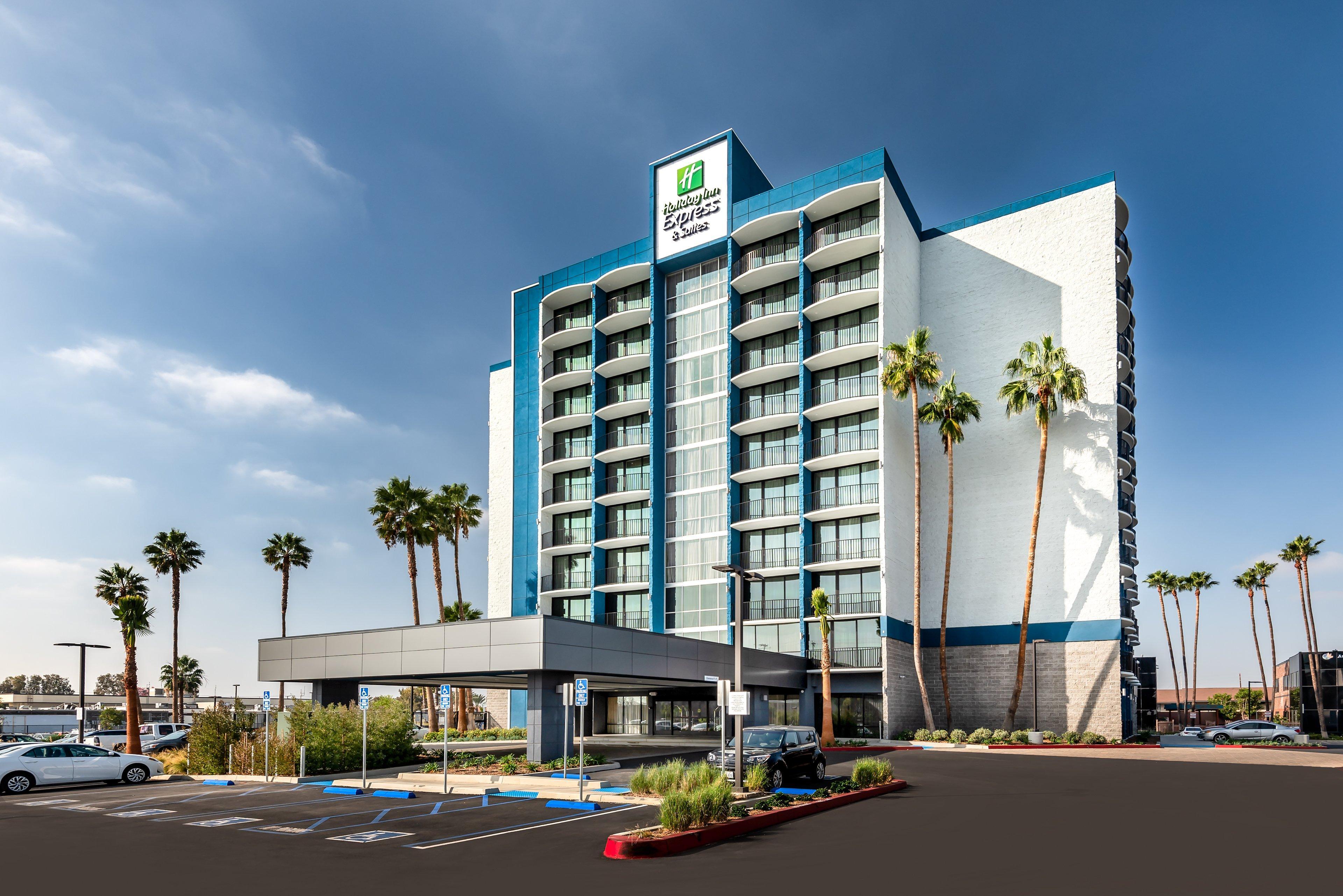 Express & - Orange County By Ihg Hotel Santa Ana