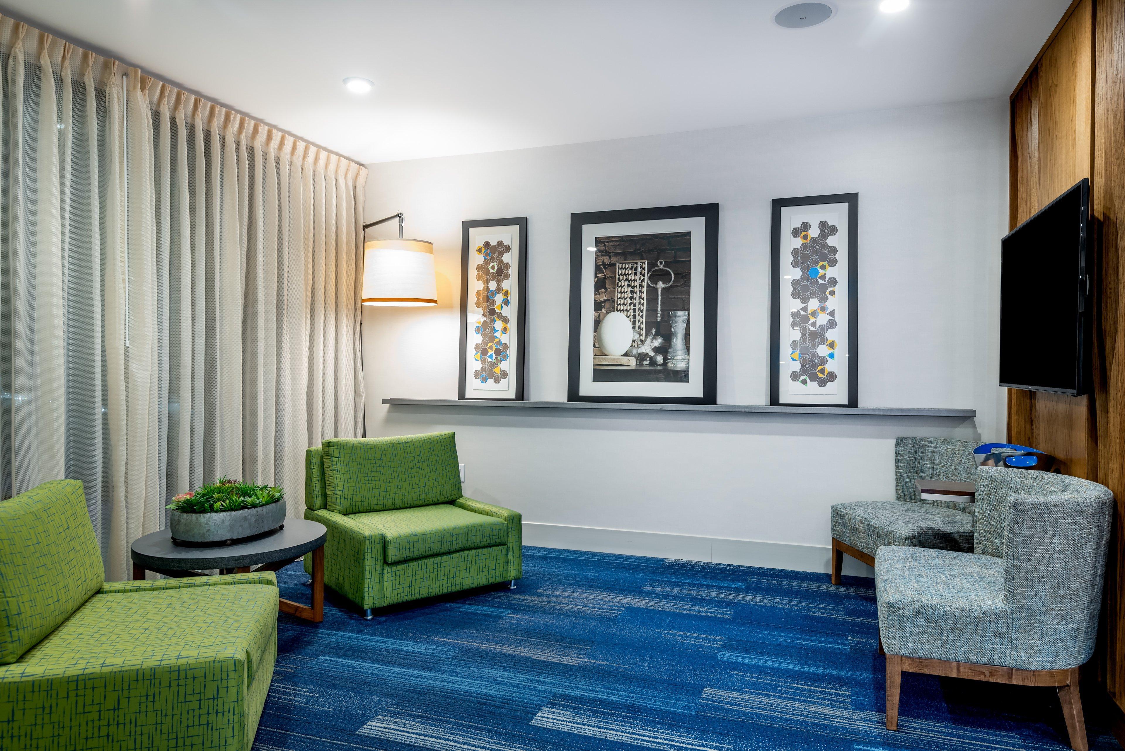 Express & - Orange County By Ihg Hotel Santa Ana