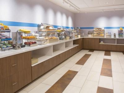 Express & - Orange County By Ihg Santa Ana