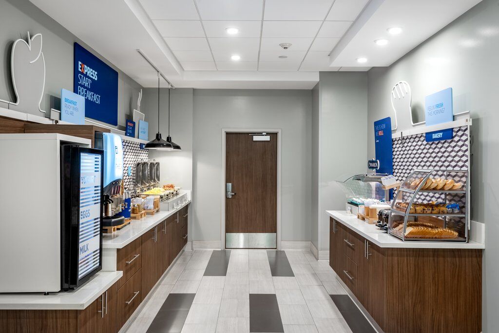 Express & - Orange County By Ihg 3*