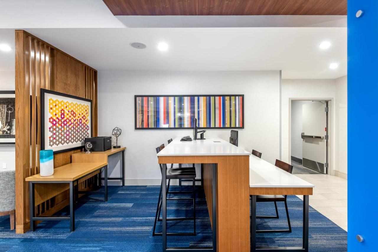 Hotel Express & - Orange County By Ihg 3*